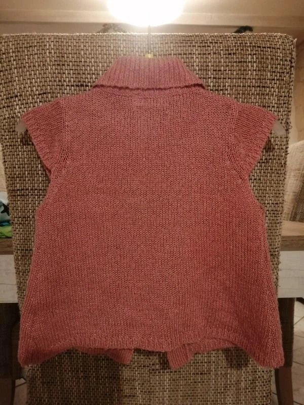 Opvallend vestje voor babymeisje – photo 3